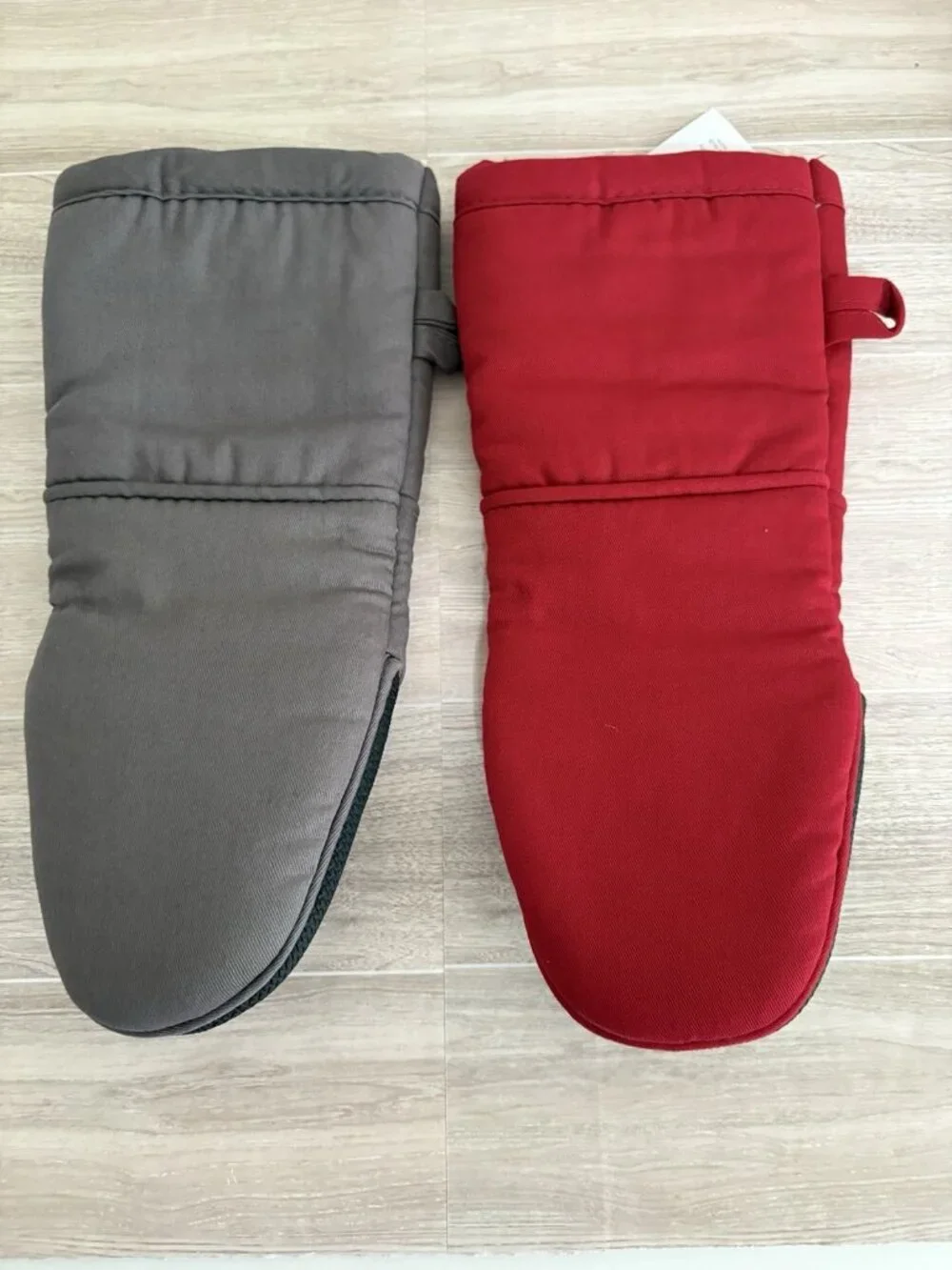 Kitchensmart Neoprene Red And Gray Easy Grip Oven Mitts Set Of 2